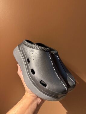 GS UGG Tasman Sport size 5